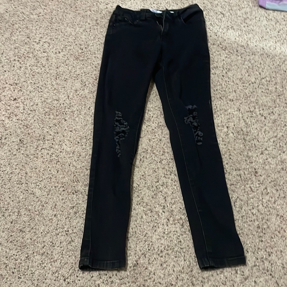 Black ripped skinny jeans